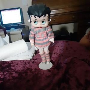 Meet your Posher, Elizabeth